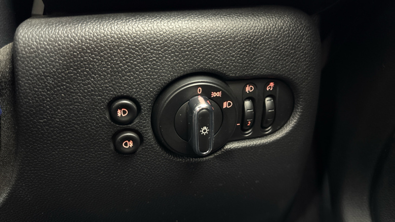 MINI Hatchback 1.5 Cooper 3dr Auto Petrol Hatchback